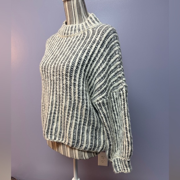 POL Gray and White Cowl Neck Sweater S - Picture 3 of 11
